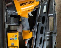 Bostitch N62FN Industrial Oil-Free Angled Finish Nailer
