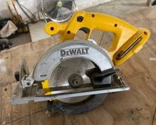 Dewalt DC390 6.5Ó Cordless Circular Saw
