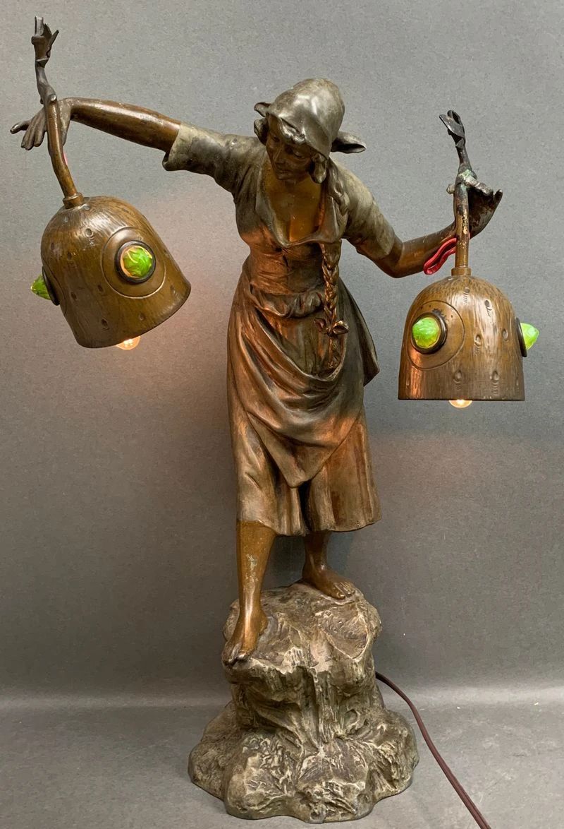 Quinn's Weekly Wednesday Auction in Falls Church, VA starts on 12/7/2023