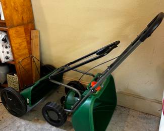 Scotts turf, builder edge, guard, mini push spreader