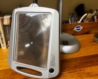 Magnifying Hands Free Lamp