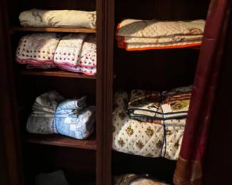 Many sizes of quilts