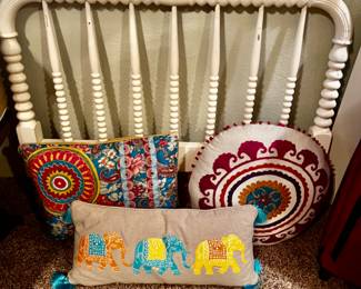 Wite spindle twin set