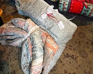 King size quilt with shams, pillows and bedskirt