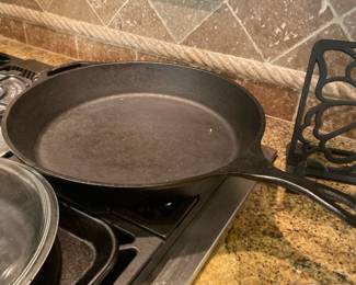 Seasoned large black skillet 