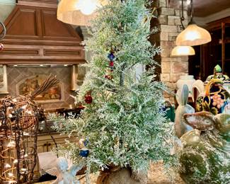 Lighted table top tree