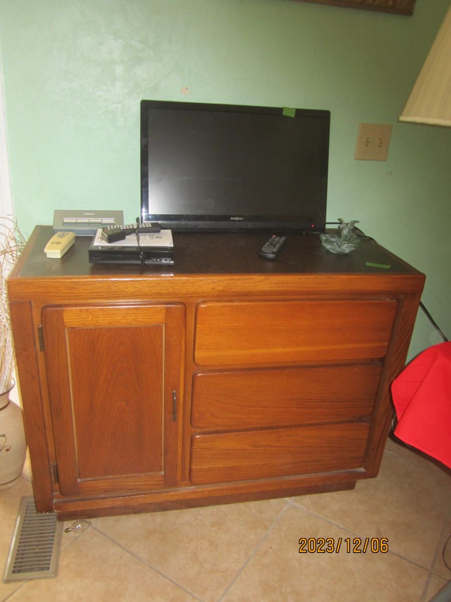 Leesburg Estate Sale starts on 12/15/2023