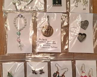 Table costume jewelry.  Holiday and unique 