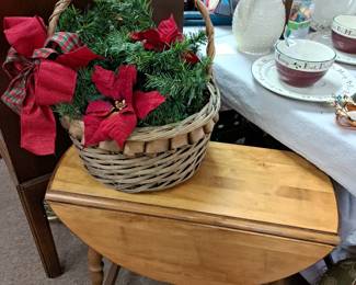 Small drop leaf table