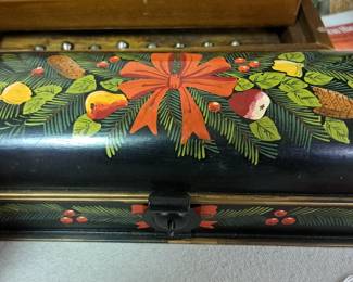 New pics!! Bombay black lacquer metal box