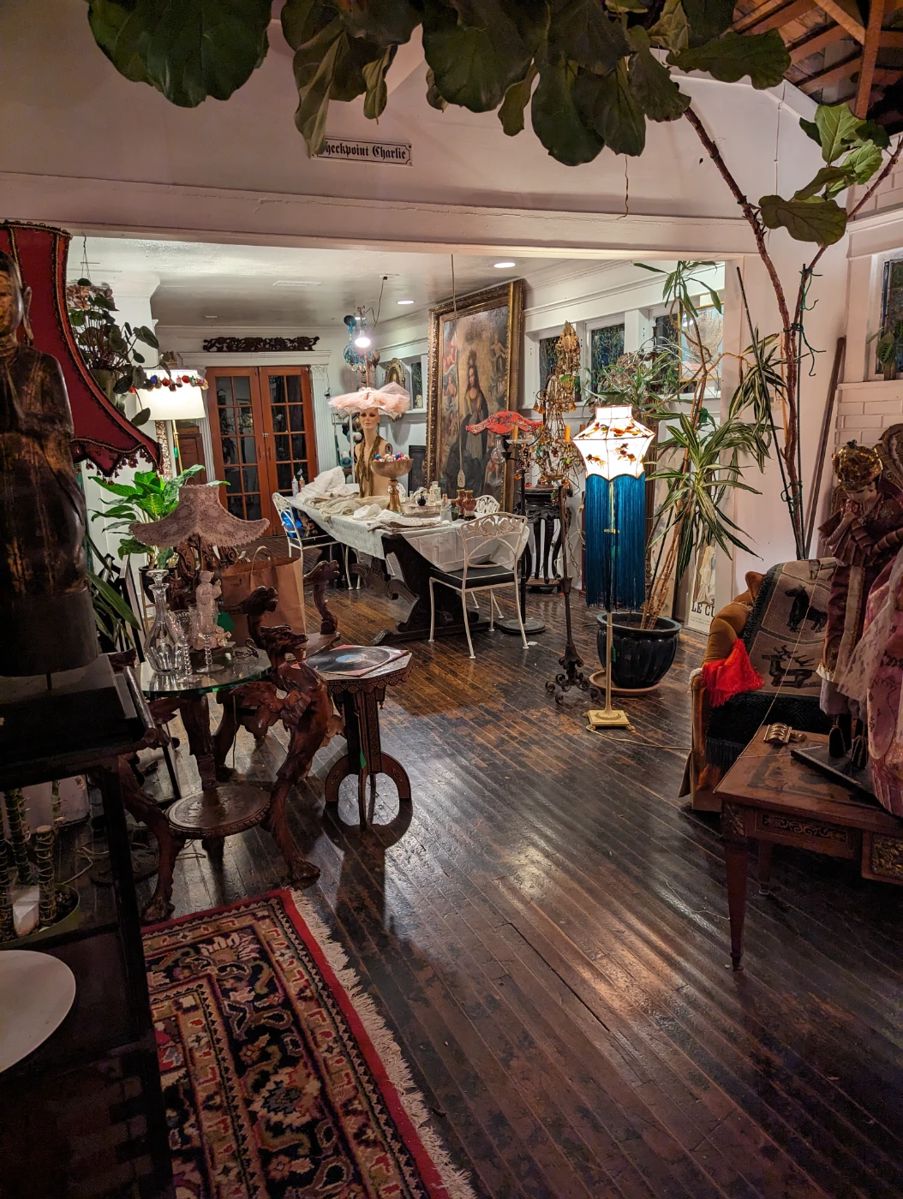 Vintage garden Estate sale!; in Los Angeles, CA starts on 12/8/2023