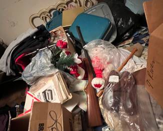 Some parts of the property are pretty big mess and we will not be able to get everything fancy by the time this show has to raise the curtain so be prepared to dig a little if you want to find the really crazy things that no one has seen yet. 