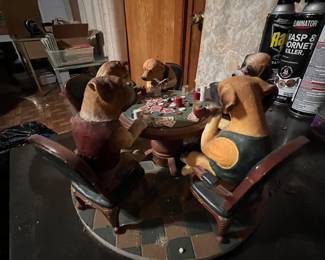 This is an awesome 3-D statue art piece of “the dogs playing poker”. Love it!