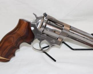 Ruger GP100 4" .357 magnum revolver with acc Inludes Bianchi belt and holster, soft gun case, and extra grip.
 SN 171-33679 ****ATF regulations apply