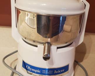 Olympic Juicer Model 1000 Fruit/Veggie Centrifugal