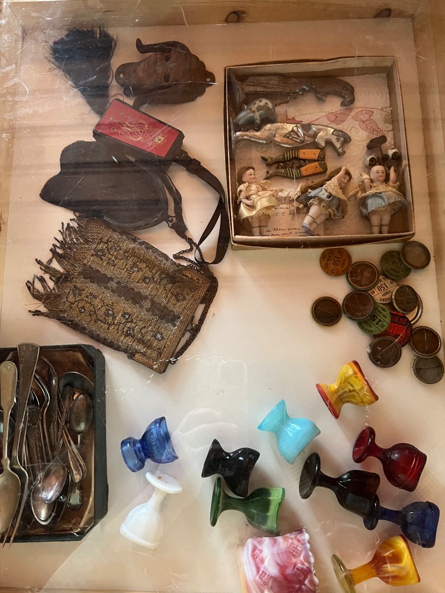 Crown Point Packed Vintage Estate Sale *Please... starts on 3/6/2024