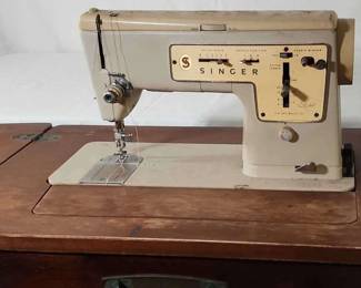 Vintage Singer Sewing Machine In Cabinet