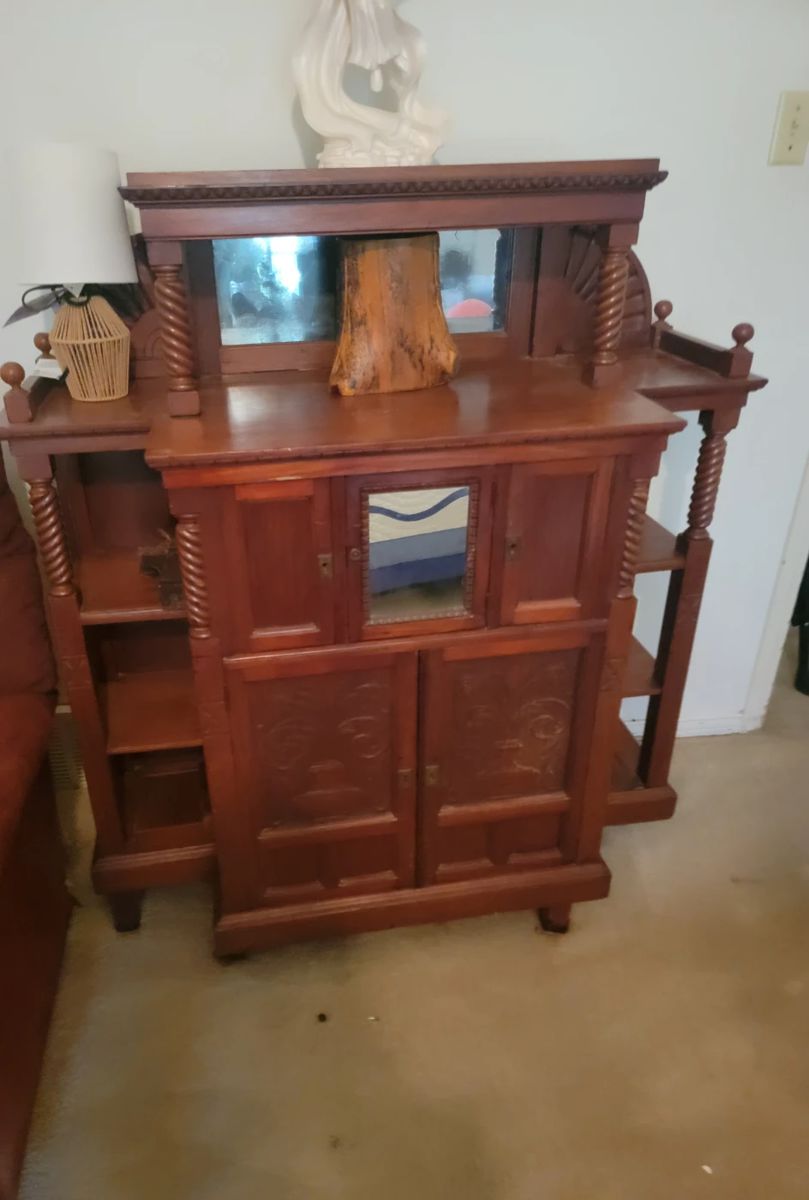 Beautiful  piece  of furniture in great condition