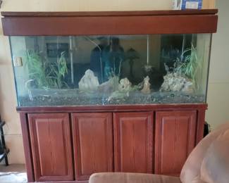 150 gallon  aquarium with everthing you nees to get started 