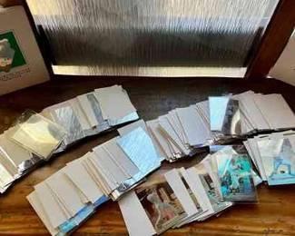 100 Hologram MLB Grand Slam Trading Cards with Four Blank Binders