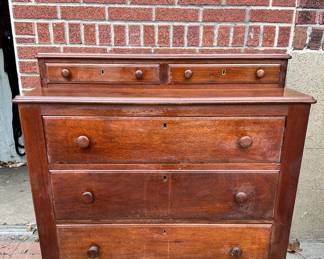 MITCHELL And RAMMELSBERG Dresser