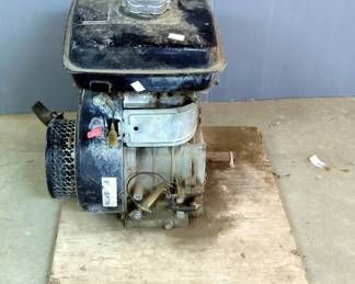 Robin Pull Start Gas Motor