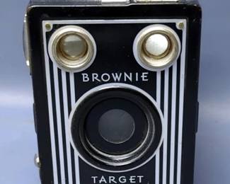 Vintage Eastman Kodak Company Target Six-16 Brownie Camera