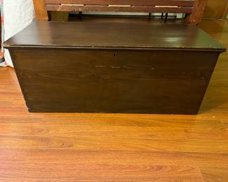 Pine chest 