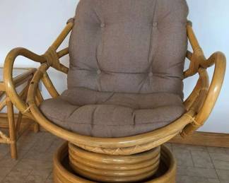 00MCM swivel Chair