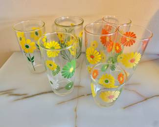 $24 - Vintage set of 7 floral glasses #2 - six are 6" H, 3.25" diam; one is 3.25" H, 3" diam