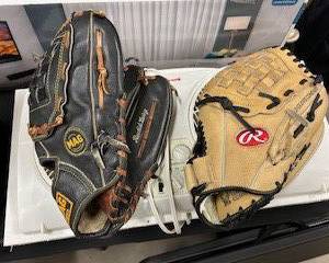 Baseball gloves