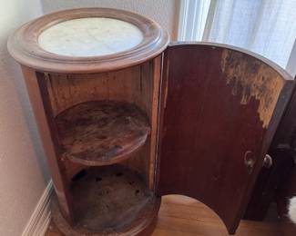 Victorian Mahogany Bedside Cabinet/ Pot Cupboard
