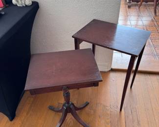 2pc Antique Nesting Tables
