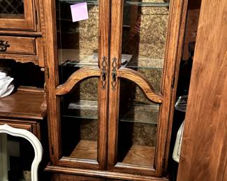 curio cabinet $75