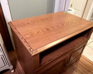 TV stand $40