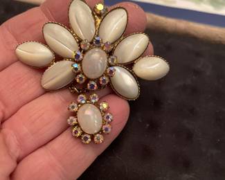vintage FABULOUS brooch -