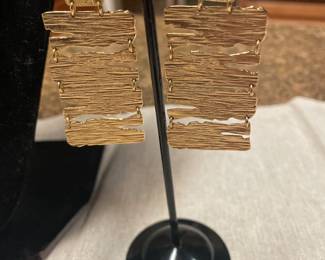 statement gold dangle - not signed but high end