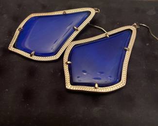 kendra scott great earrings reflection only in pics