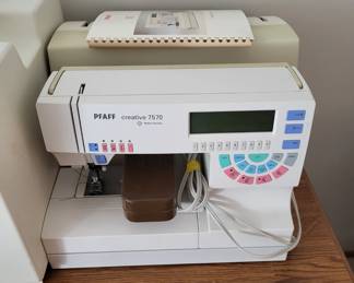 Pfaff creative 7570 sewing machine
