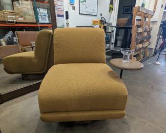 Bronwyn Swivel Front 