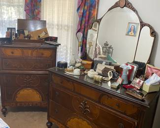 Art Deco Mahogany Dresser with Triple Mirror, 