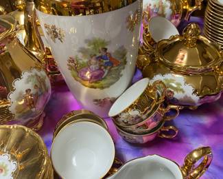 Vintage 22K Gold Trim, Porcelain Vase. Made in Germany 