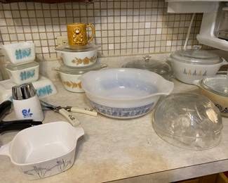 Vintage KITCHEN!! PYREX!! FIREKING!!
