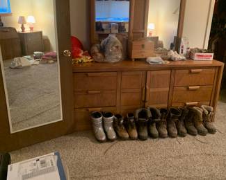 Bedroom set bedding lamps hunting gear