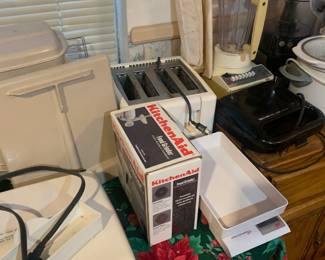 Toaster blender kitchen aid crockpot food processor sandwich grill bakeware