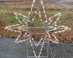 BIHY219 Lighted Christmas Decoration	&nbsp;It's the Star that is in the 48' Christmas lighted sculpture box. Looks to be in good condition and the lights do work.&nbsp;
