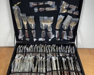 BIHY107 Silk Of Siam Bronze Silverware Set	This is a complete Silk of Siam bronze silverware set, including the original two layered, storage case.
