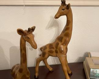 Giraffe figurines