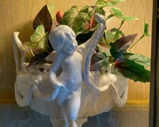 Spoke three cherub white ceramic planter