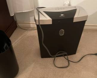 Small paper shredder